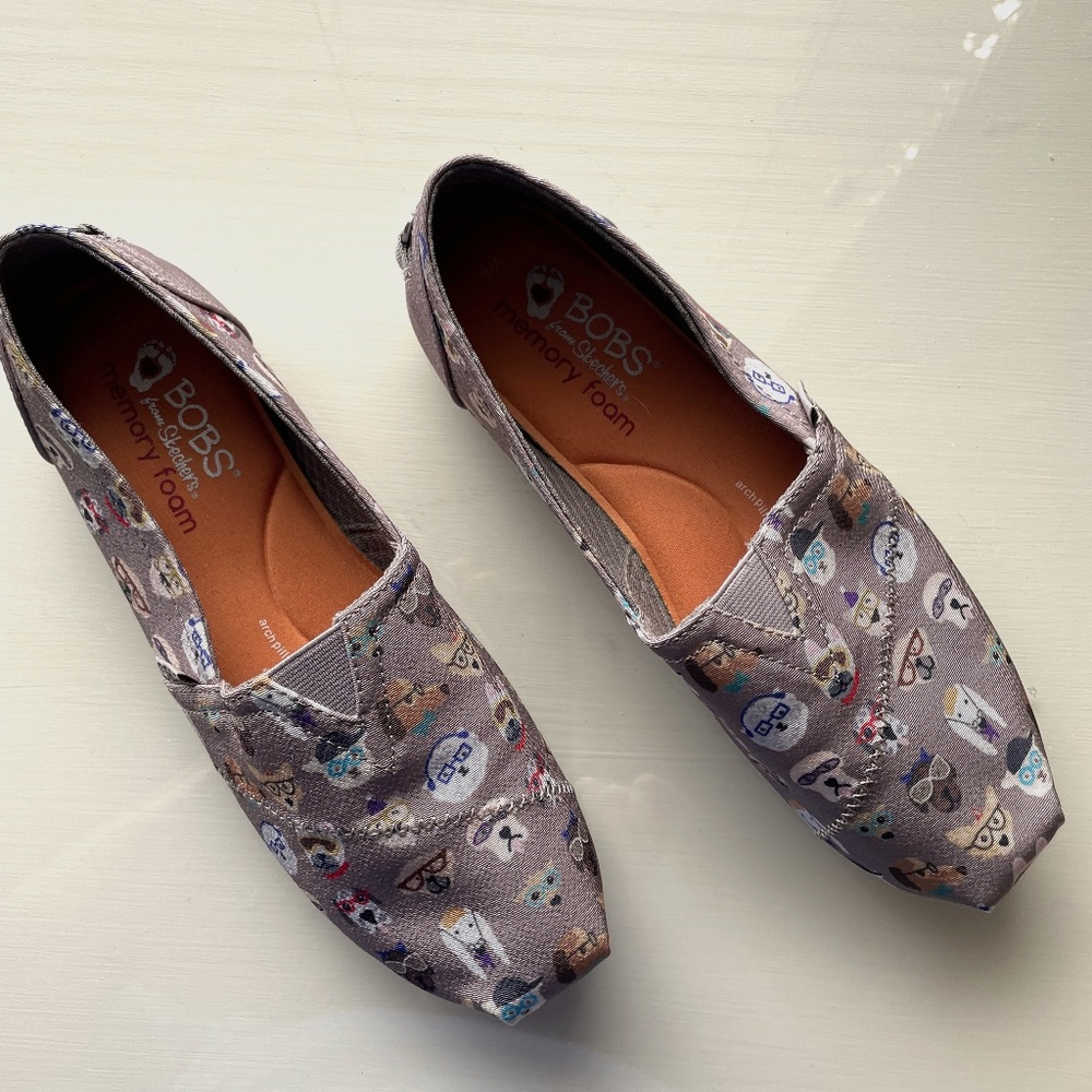 Bobs (from Sketchers) Womens slip-ons with memory foam & lovable pooch print